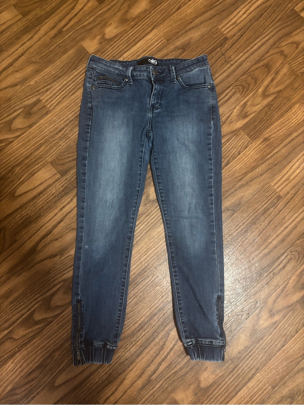 GBG Los Angeles * Woman’s Jeans Size 27 Waist * 27X33* Skinny